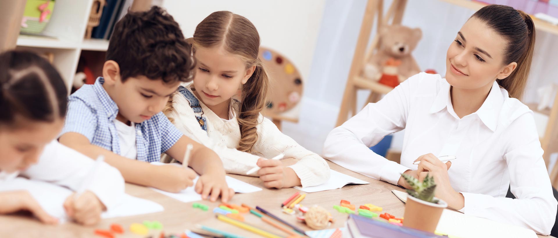 kids learn draw with pencils